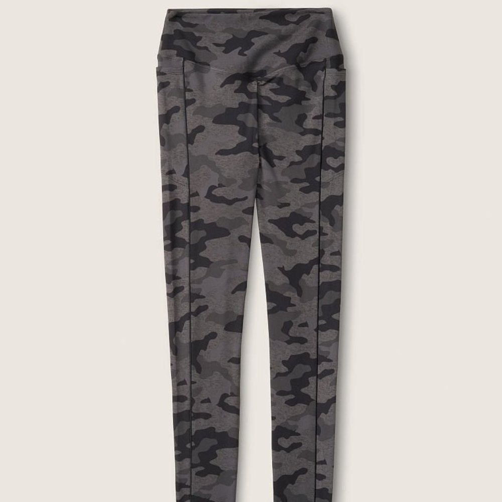 Victoria’s Secret PINK Leggings 7/8 Length Camouflage Size M